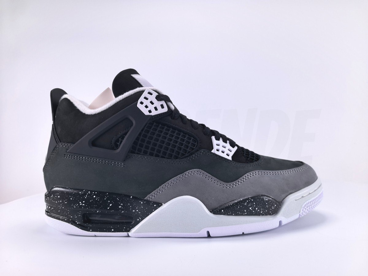 Jordan 4 Retro Fear (2024) - Aktrende