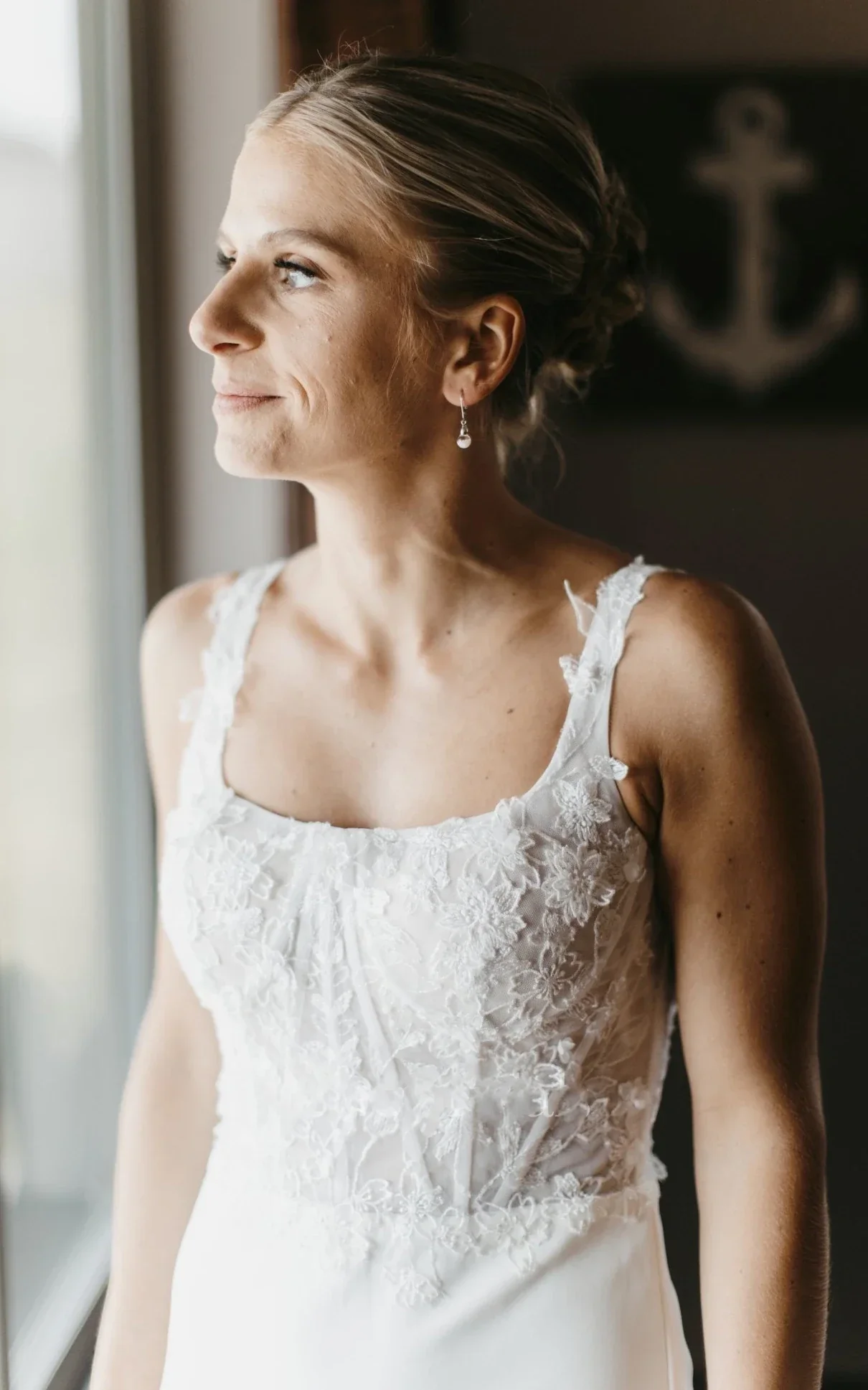 Simple White Sheath Modern Upper Body Applique Sweep Train Wedding Dresses