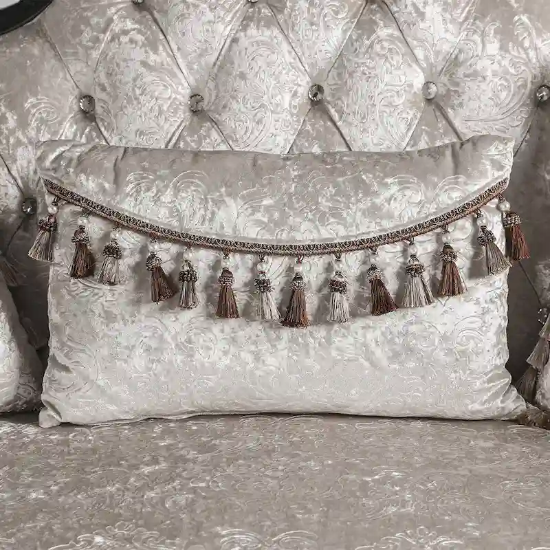 Furniture of America Clarissa Traditional Arm Chair with Button Tufted Back and Accent Pillow