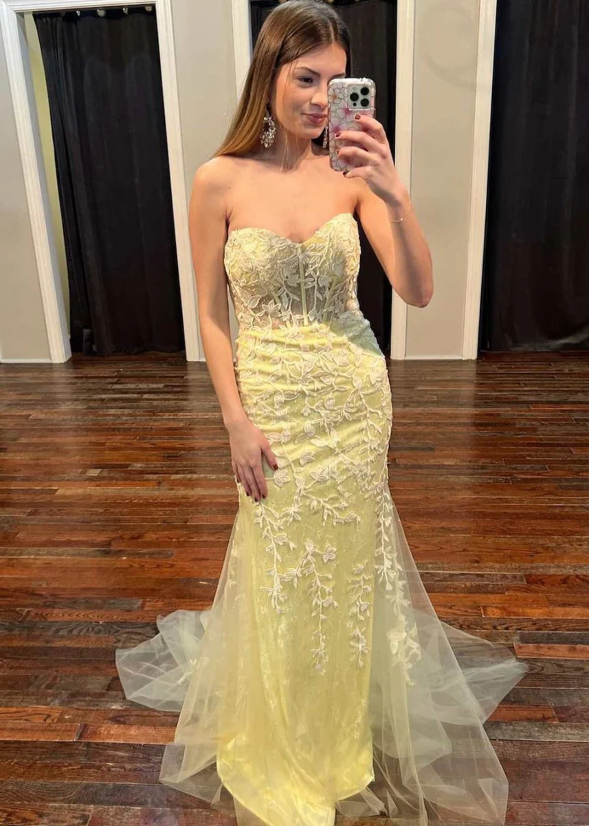 Mermaid Strapless Lace Prom Dress With Appliques