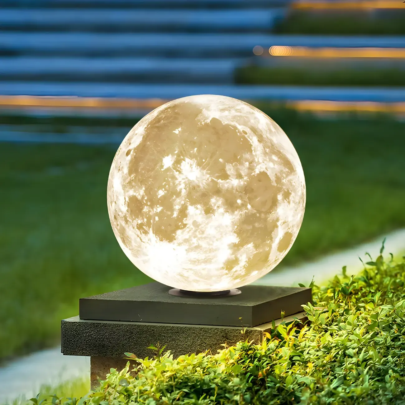 White Resin Moon-Shaped Post Cap Light