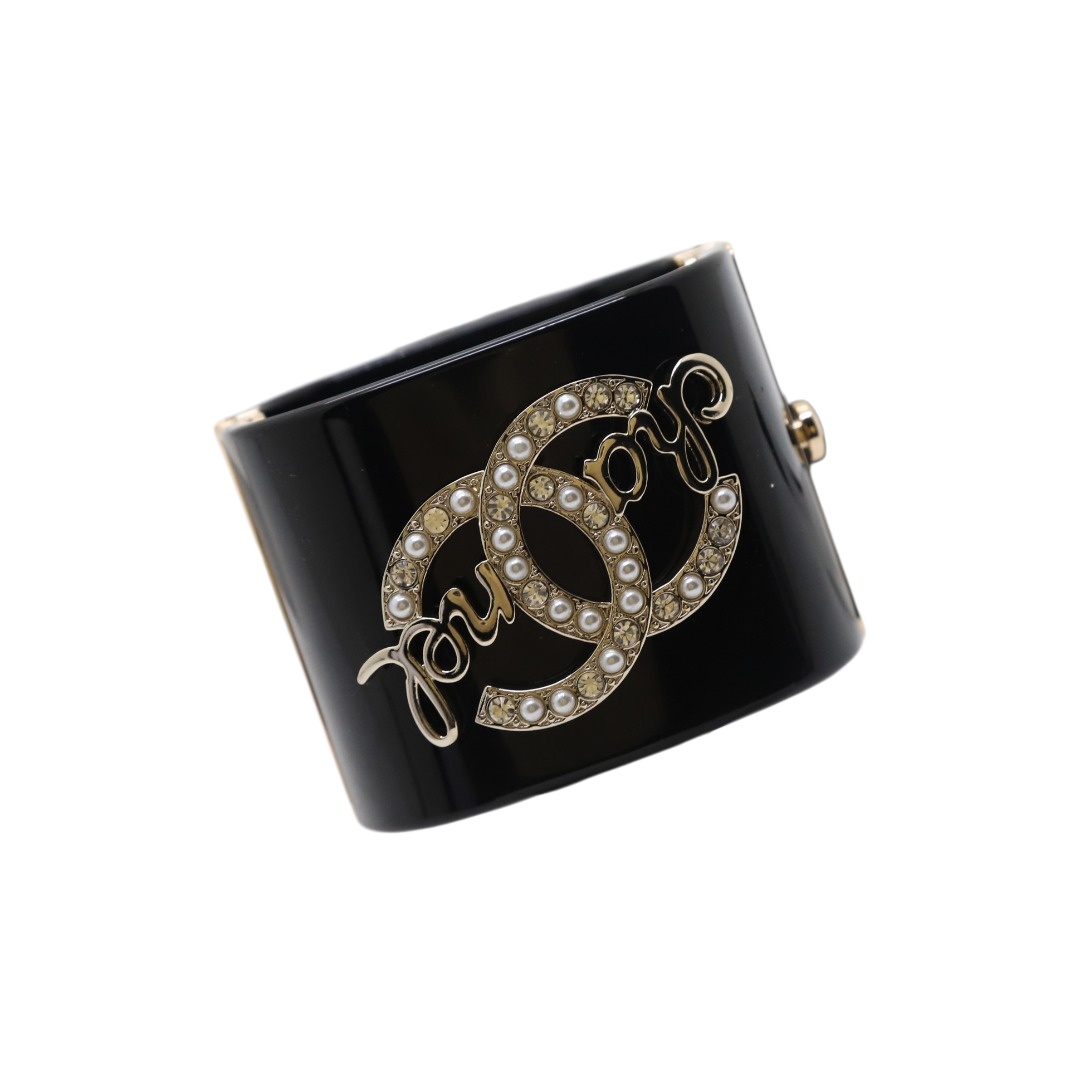 CCS072 Chanel Large acrylic bracelet - ccjewelryacc