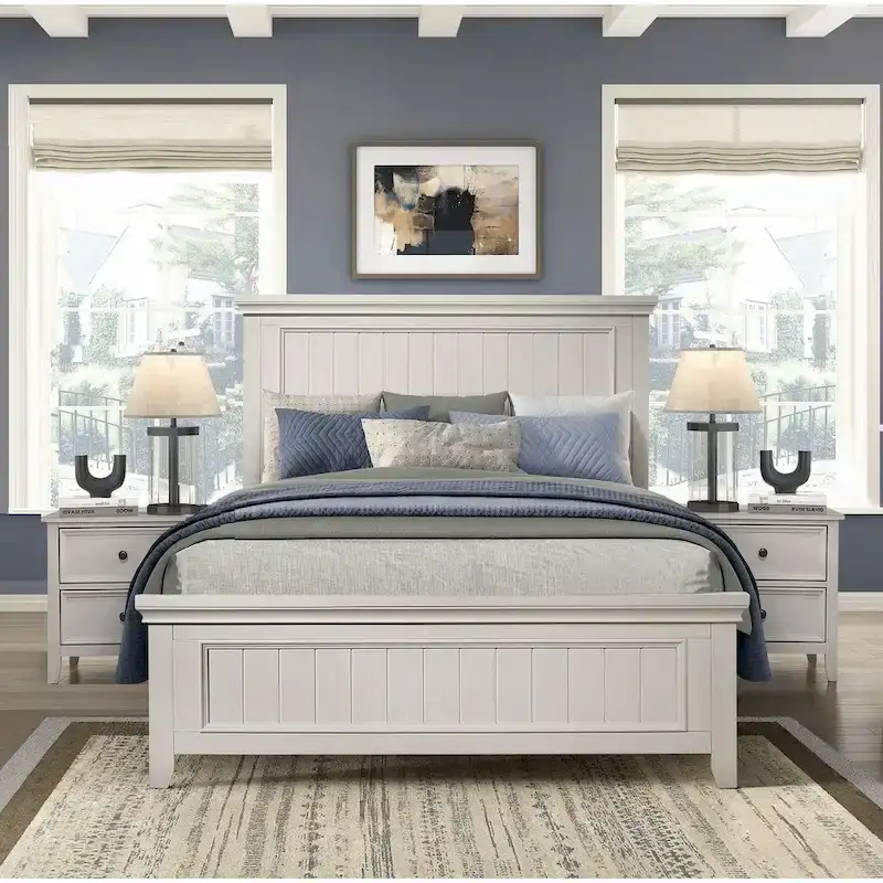 Classic White Finish 3pc Bedroom Set Bed and Two Nightstands