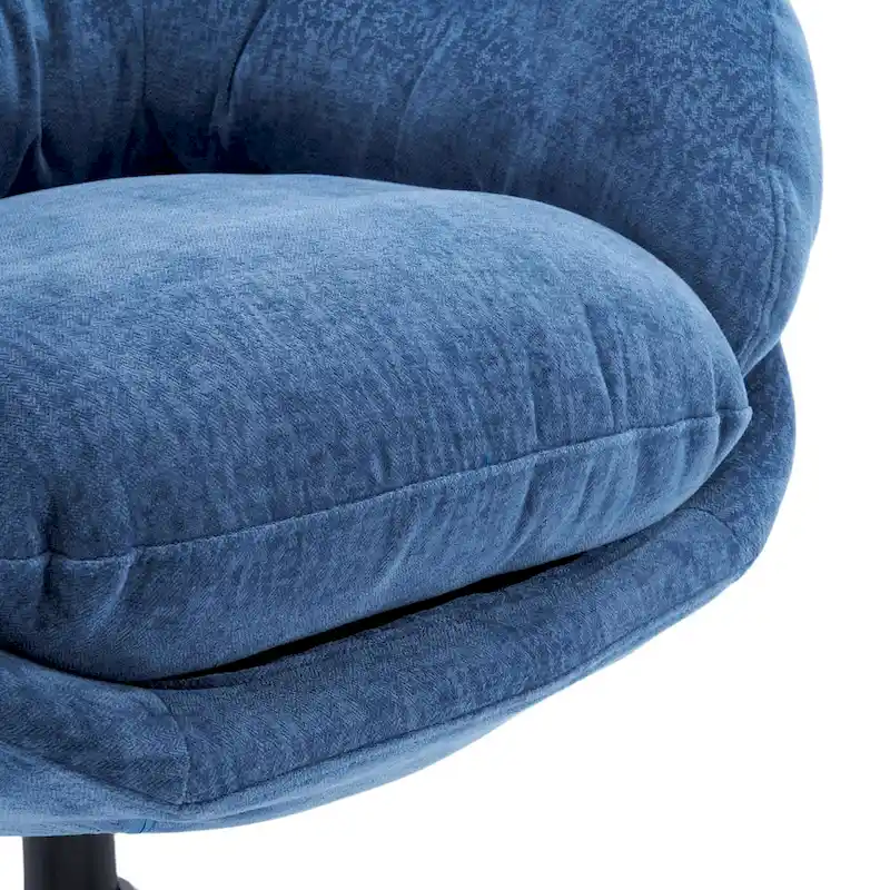 Liamer Swivel Club Chair by