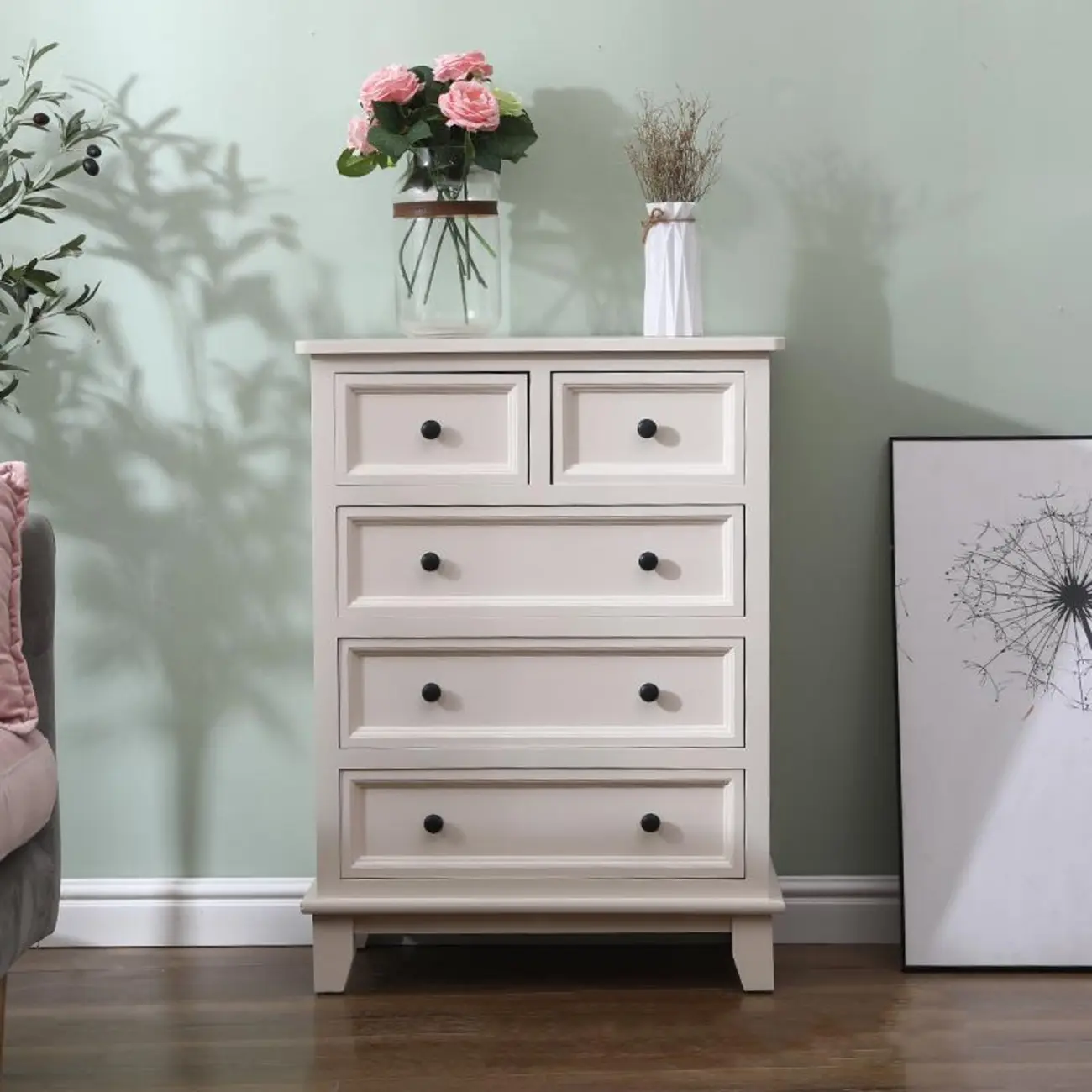 Elegant Wooden 7-Drawer White Dresser with Metal Handle