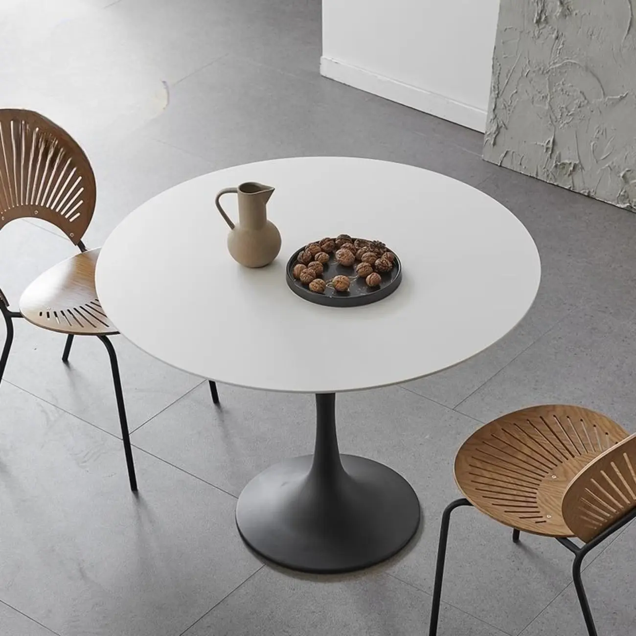 Casual Black Metal Wood Round Dining Table