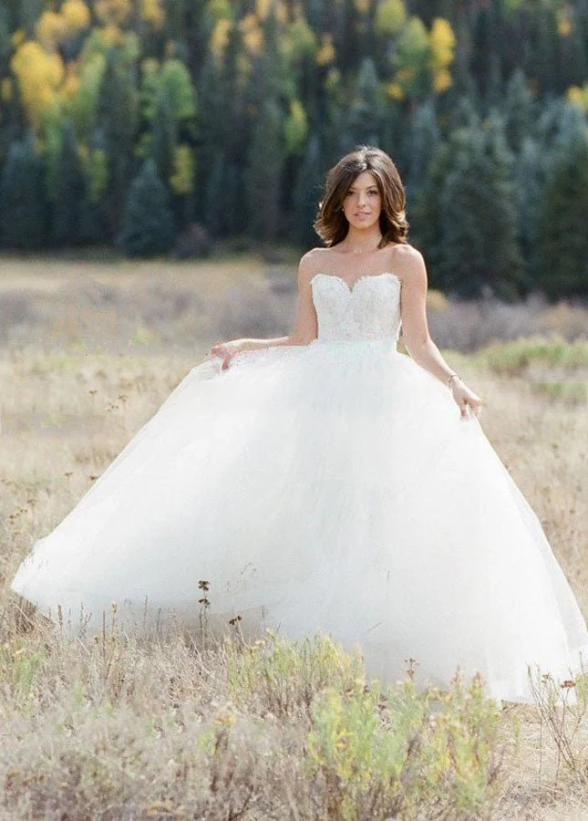 Simple Sleeveless Sweetheart Lace Backless Princess Wedding Dresses with Belt