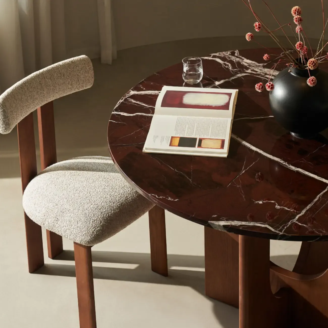 Modern Round Marble Top Pedestal Dining Table