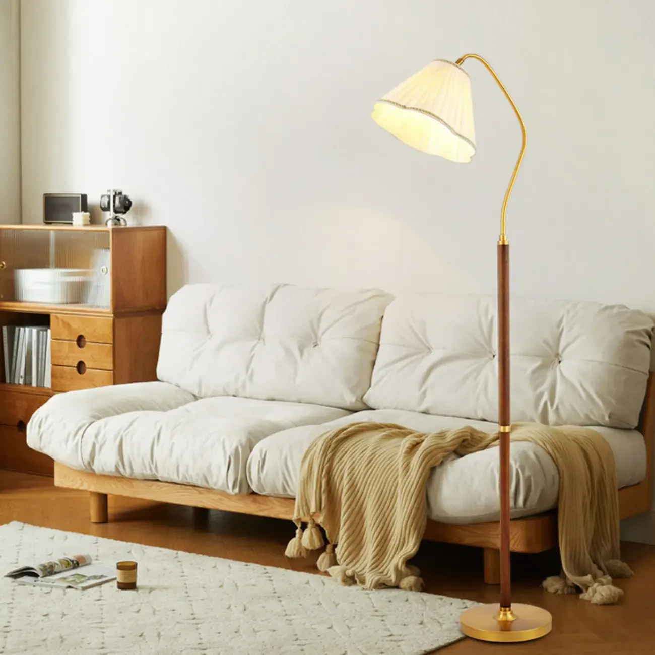 Natural Wooden Floor Lamps with Pleated Shade for Living Room