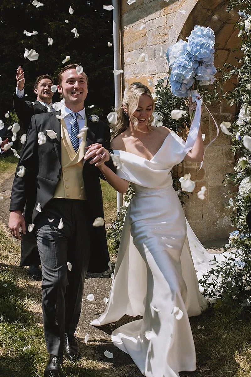 Gorgeous  Mermaid Off the Shoulder White Satin Wedding Dresses