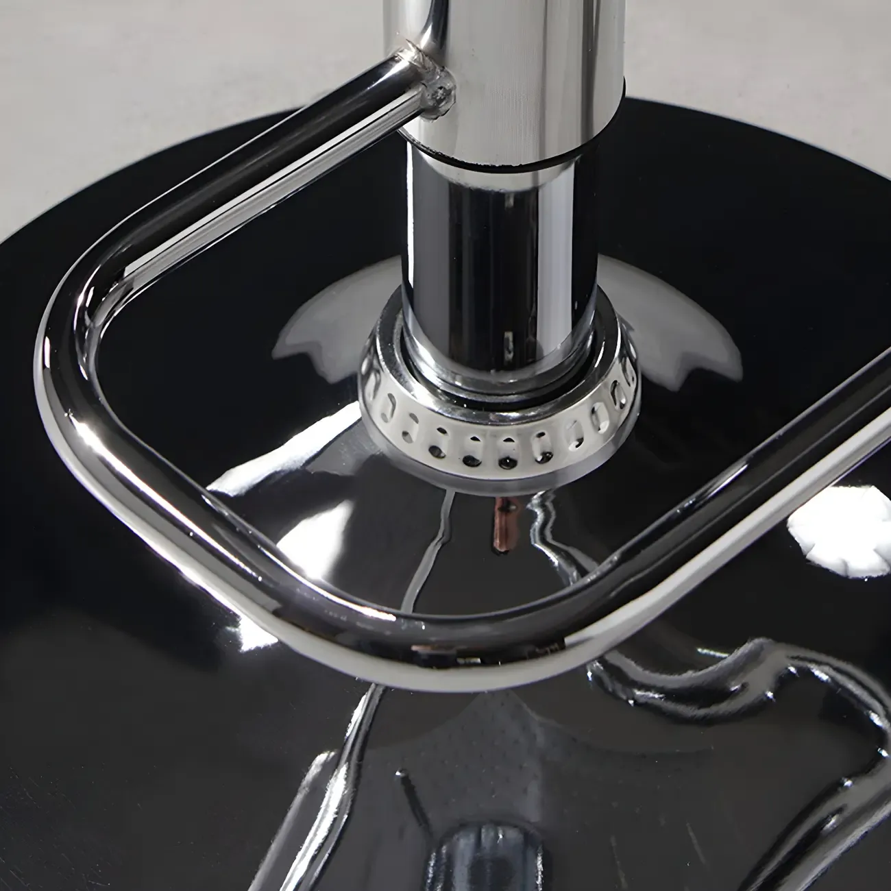 Modern Square Seat Plastic Rattan Adjustable Swivel Bar Stools