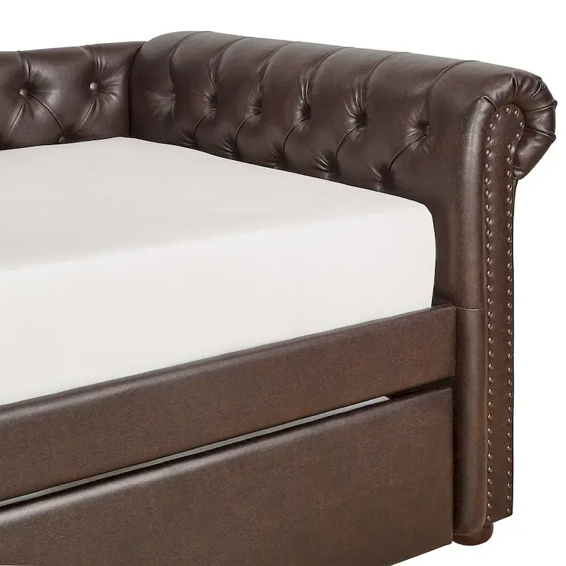 Chesterfield Daybed with Trundle