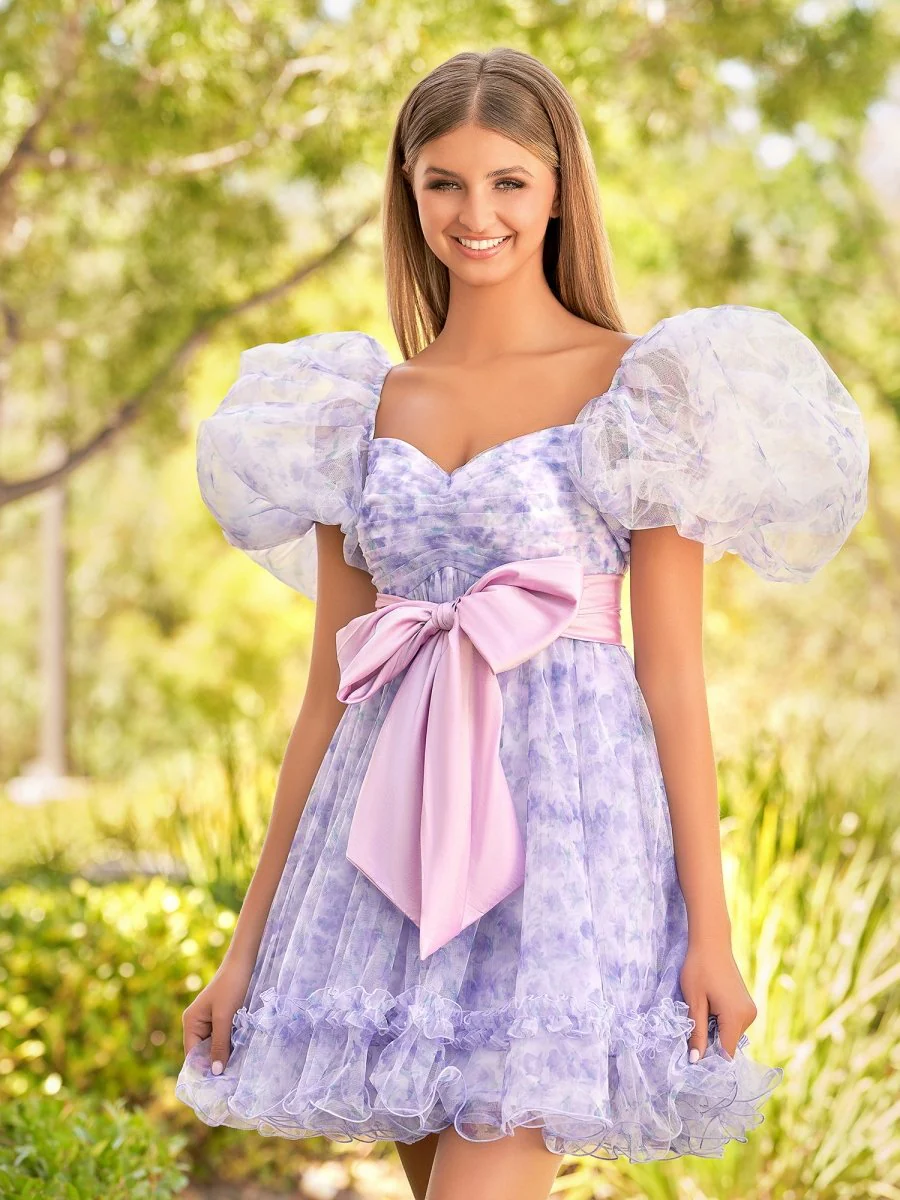 A-Line Sweetheart Lavender Short Homecoming Dress With Puff Sleeves