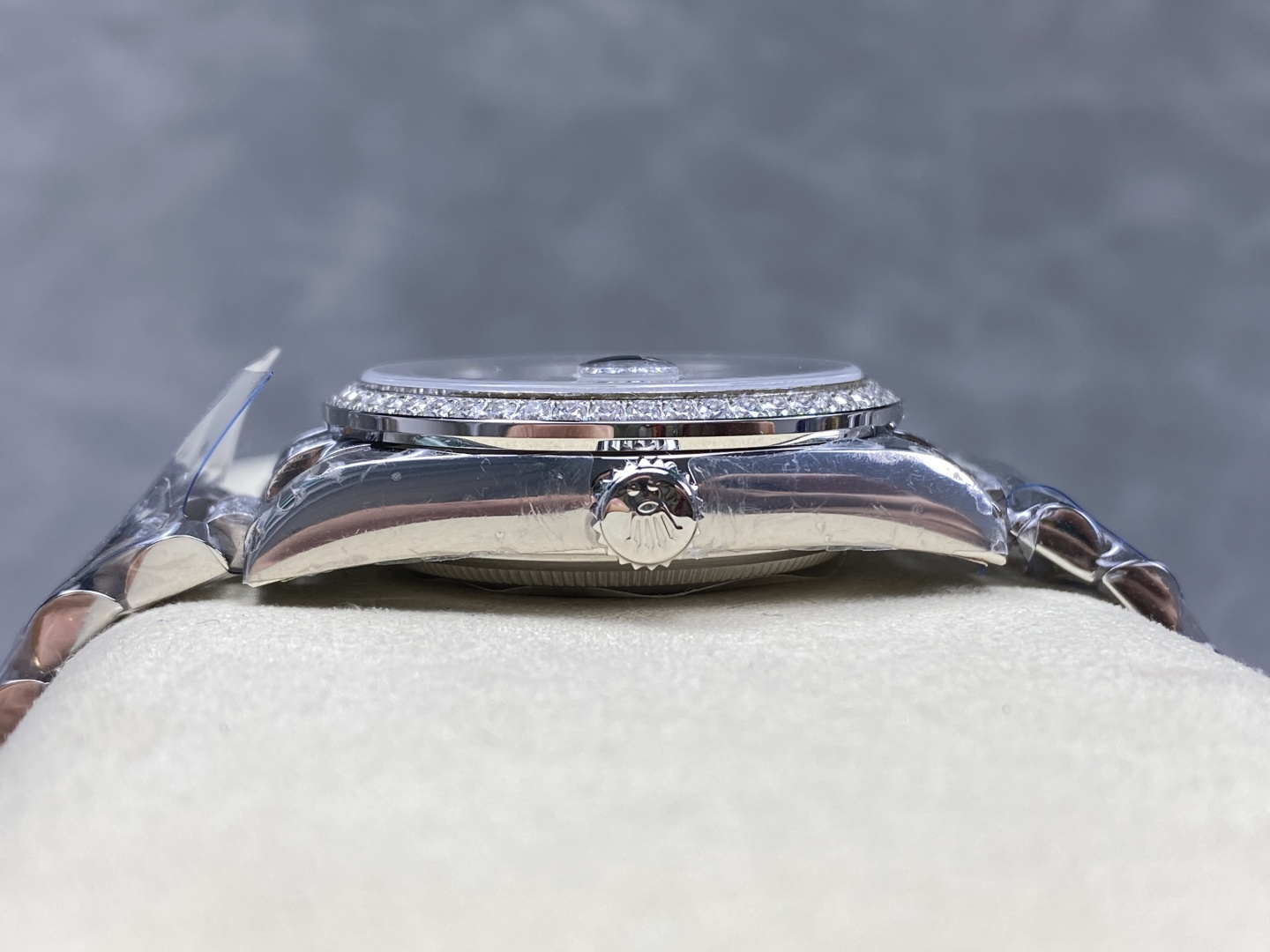 Rolex super clone side profile showing case thickness and crown