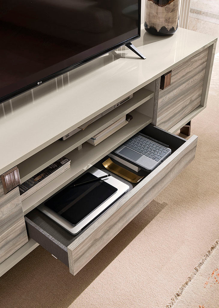 Juptier Media Stand by Alf Italia