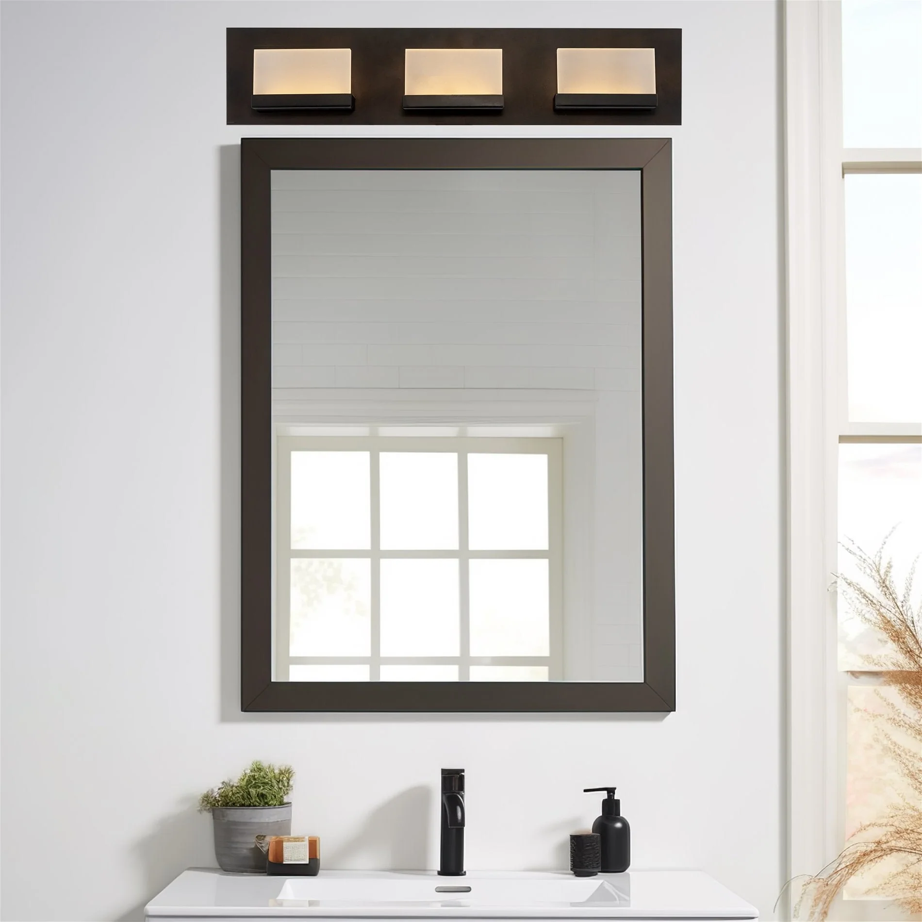 Everett 24 Modern 3-Light 30W Integrated LED (180W eq.) Bathroom / Vanity Light