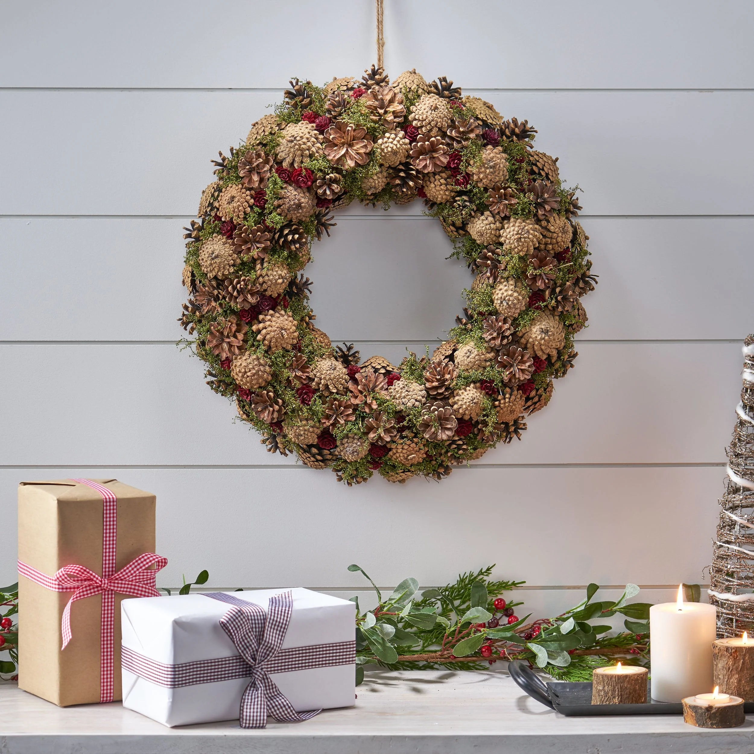18.5 Pine Cone Unlit Artificial Christmas Wreath - NH266313