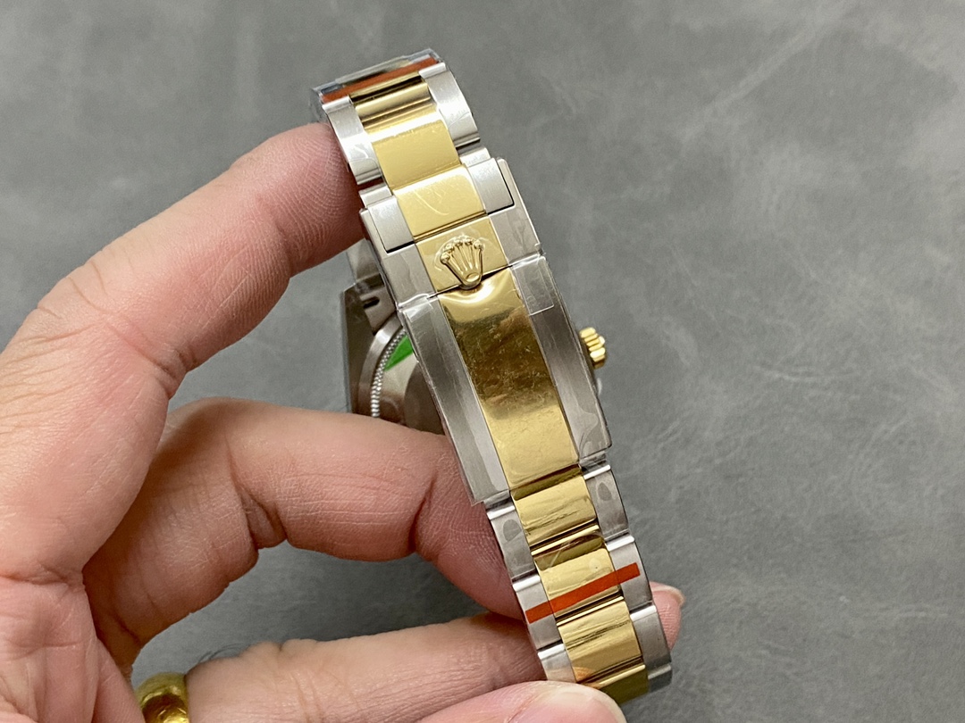 Two-tone Oyster bracelet and clasp with crown logo