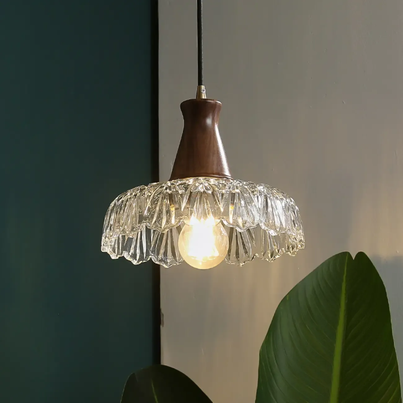 Adjustable Glass Flower Hanging Pendant Light for Living Room