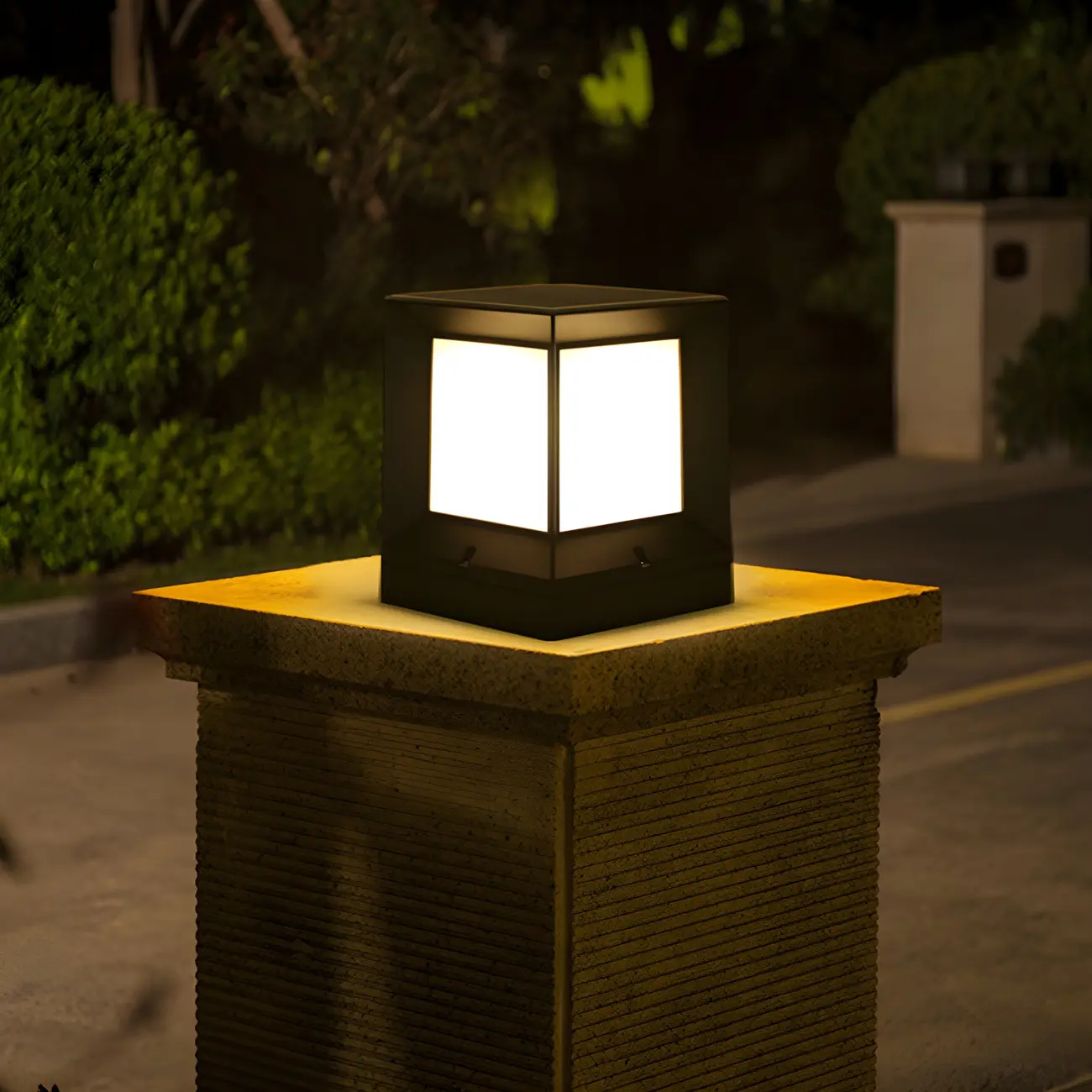 Simple Smooth Metal Cube Post Cap Light