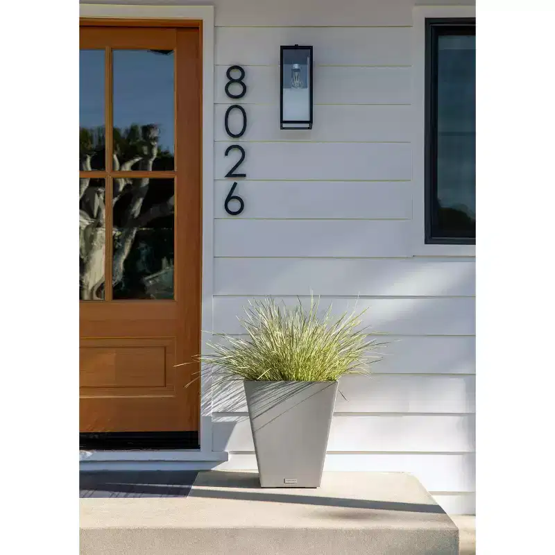 Veradek Pure Series Nobleton Plastic Planter