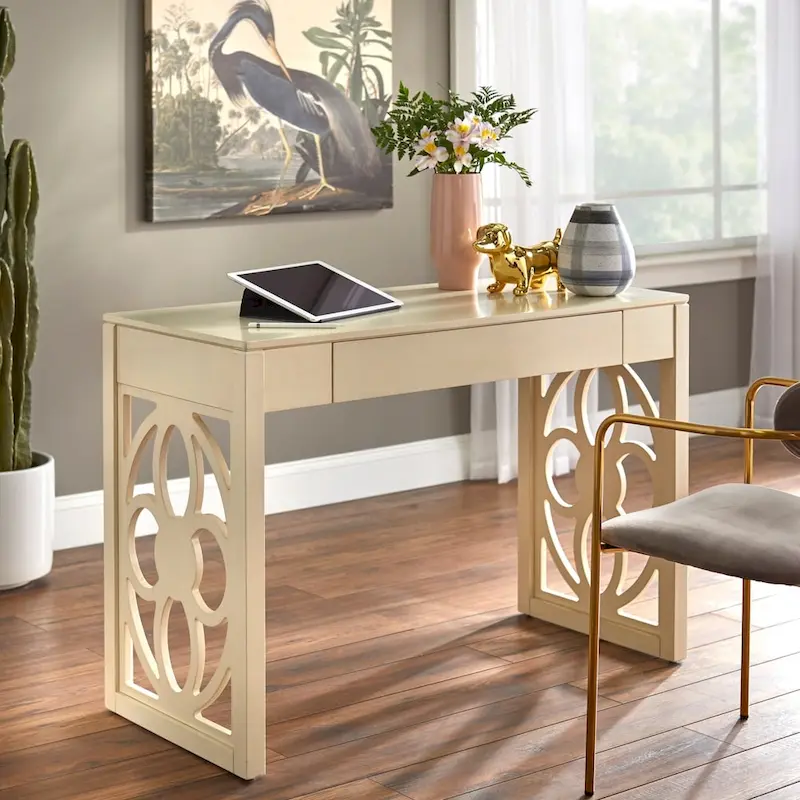 Sturdy and durable Desk