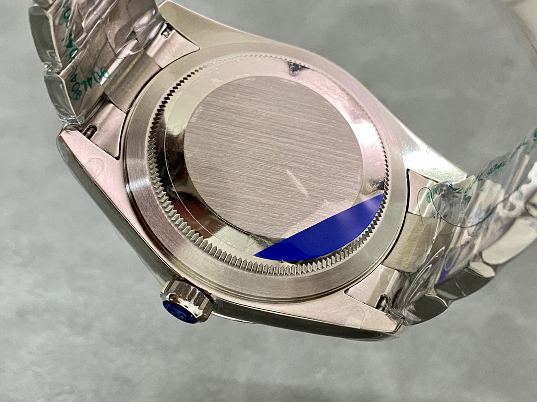Rolex super clone caseback and movement view