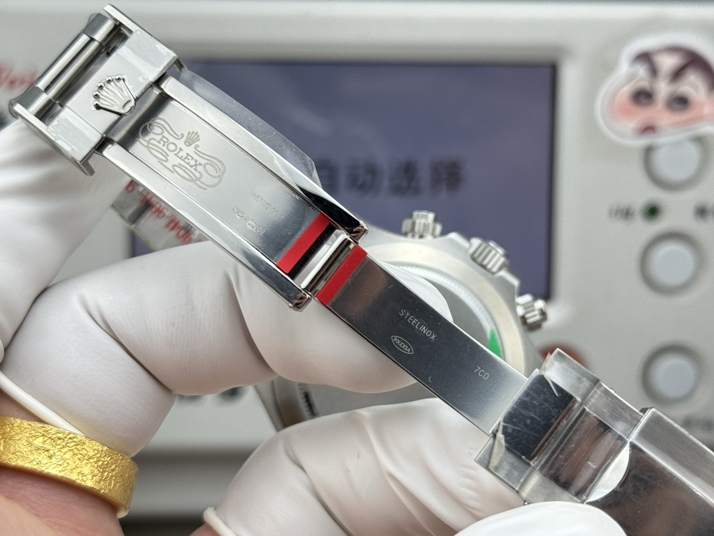 Rolex Daytona replica clasp and bracelet finishing under QC inspection