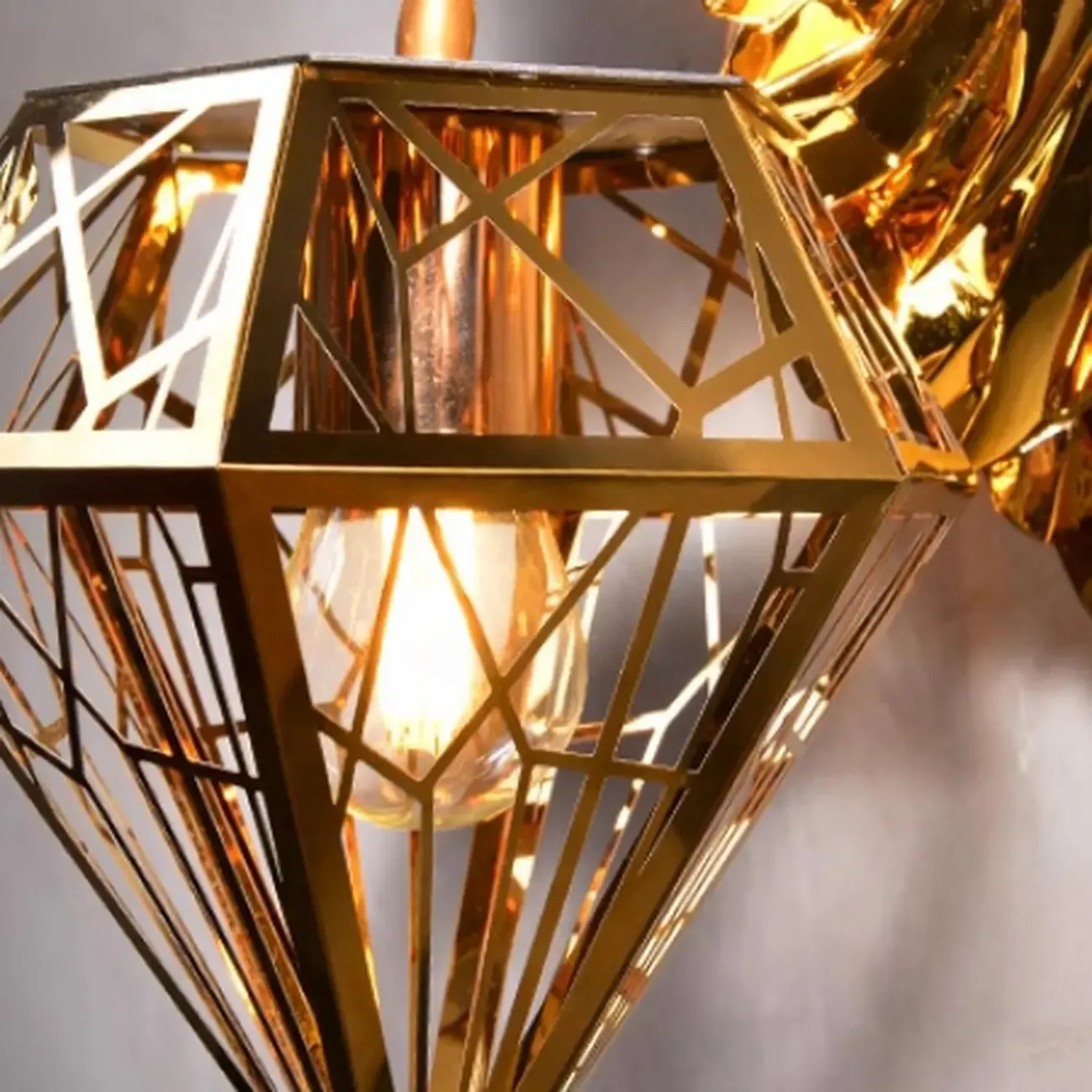 Modern Metal Glossy Deer Head Design Wall Sconce