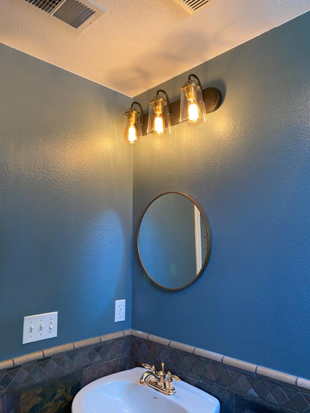 Voltaire 24 Modern Farmhouse 3-Light Vanity / Bathroom Light