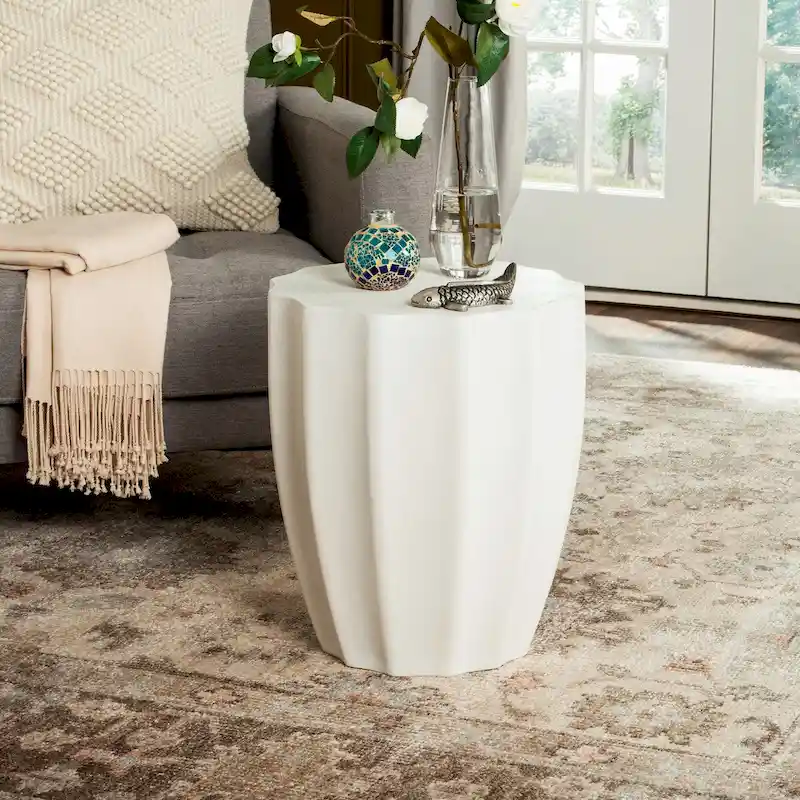 SAFAVIEH Nhuong Concrete Indoor/ Outdoor Accent Table - 15.3 x 15.3 x 17.7 - 15Wx15Dx18H