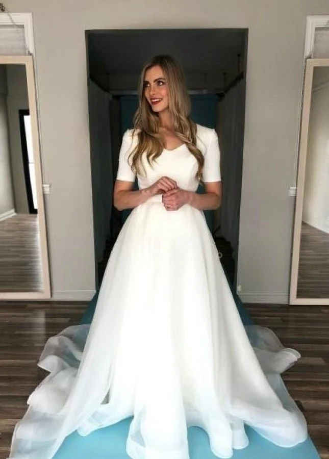 Short Sleeve V-Neck Simpe Pure White Modest Wedding Gown with Long Train