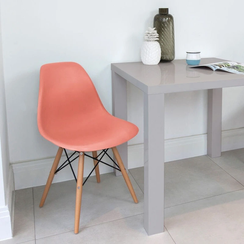 Set of 2 Mid-Century Modern Dining Chairs Armless Plastic Shell Seat with Natural Wooden Eiffel Leg Base, Red