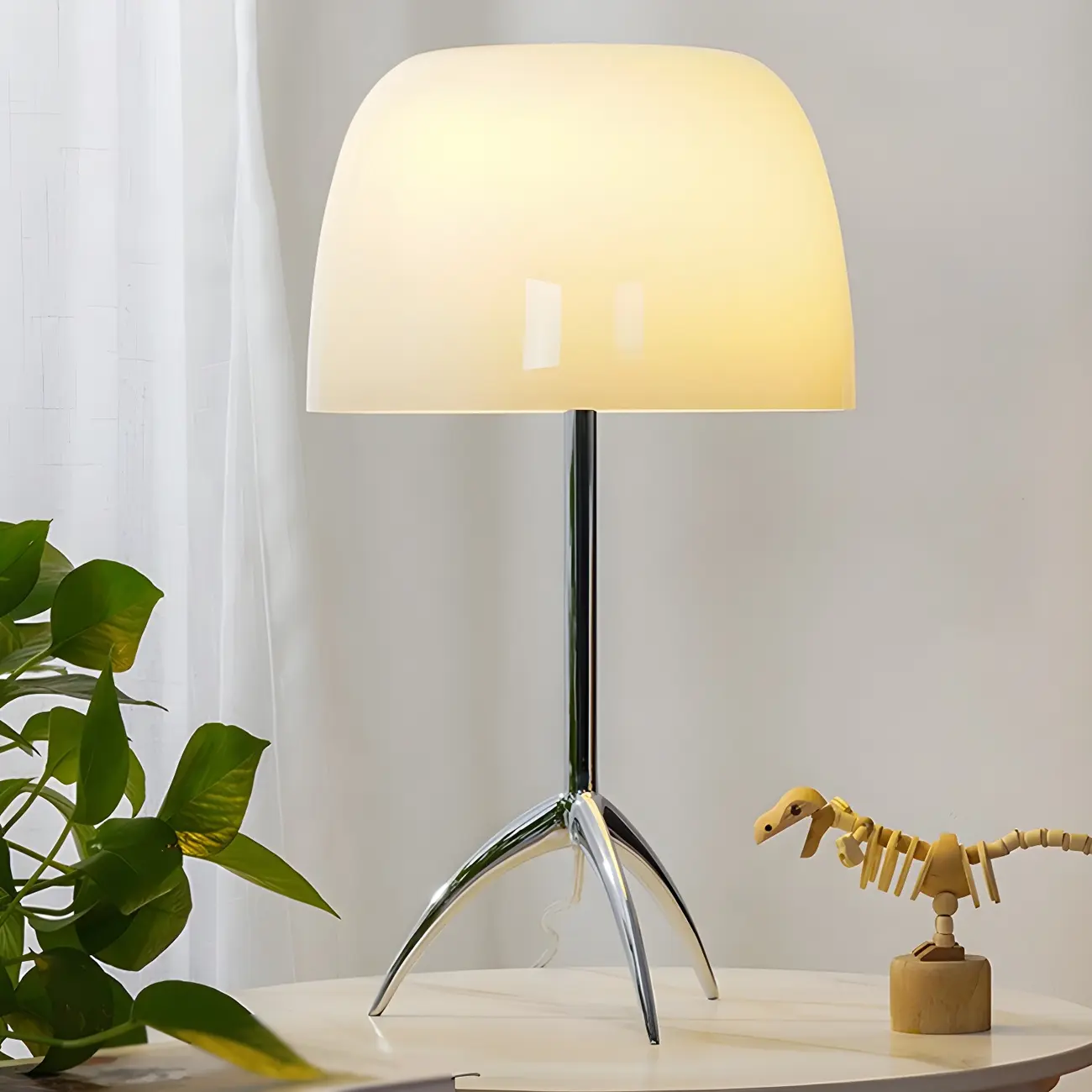 Nordic Modern Tripod Silver and Glass Table Lamp in Metal Base