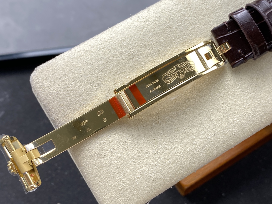 Rolex folding clasp engraved gold buckle from replica factory