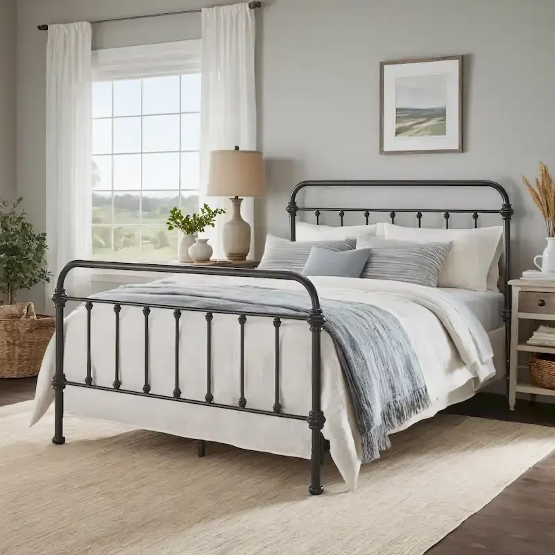 Vilnius Antique Graceful Victorian Iron Metal Bed