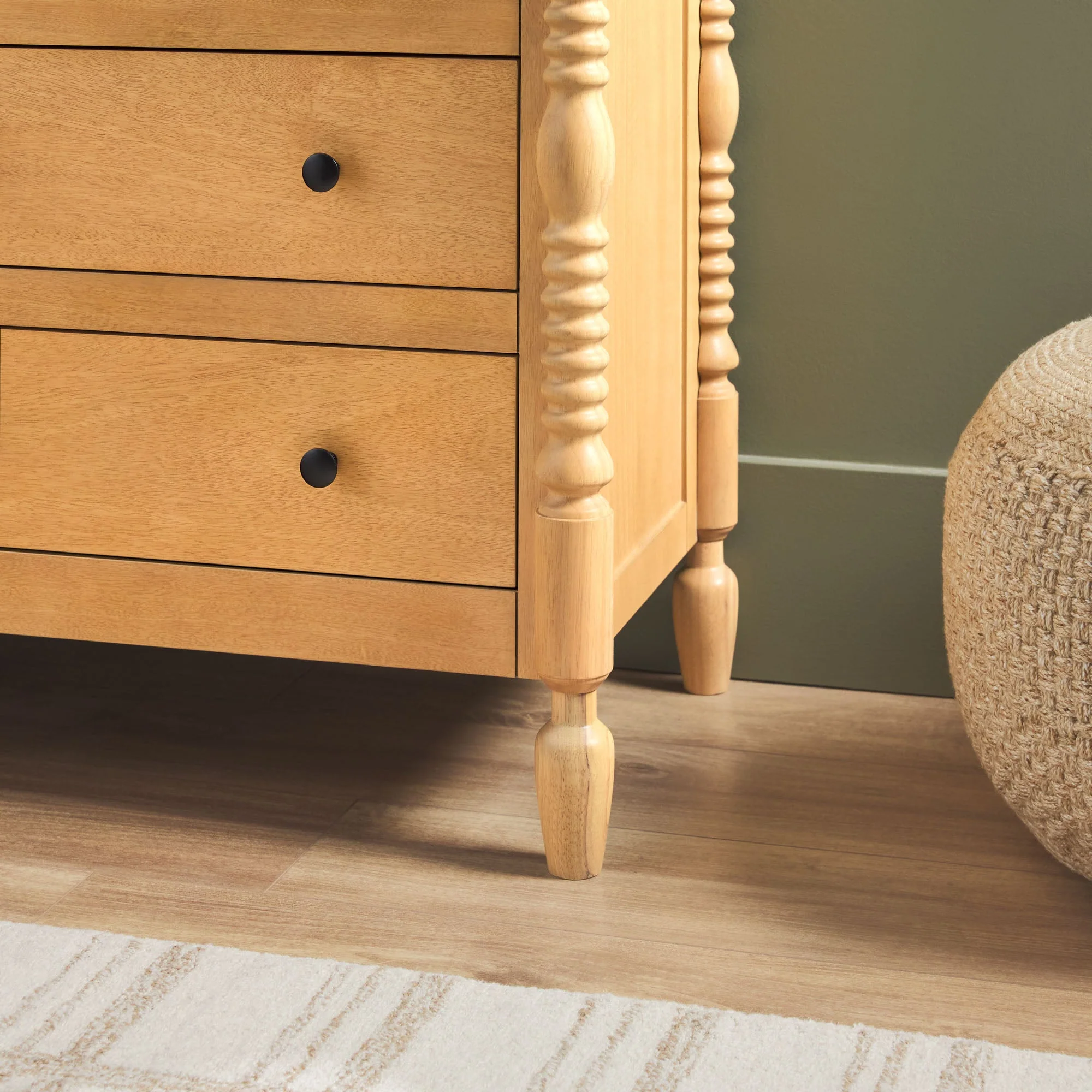 Traditional Vivienne 6-Drawer Easy Assembly Solid Wood Dresser