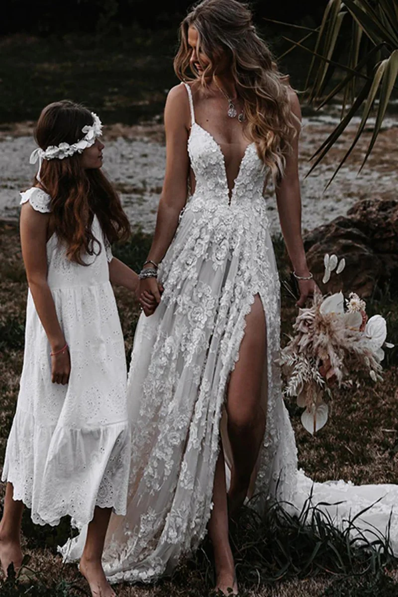 White Boho A-Line Lace Wedding Dress with Appliques