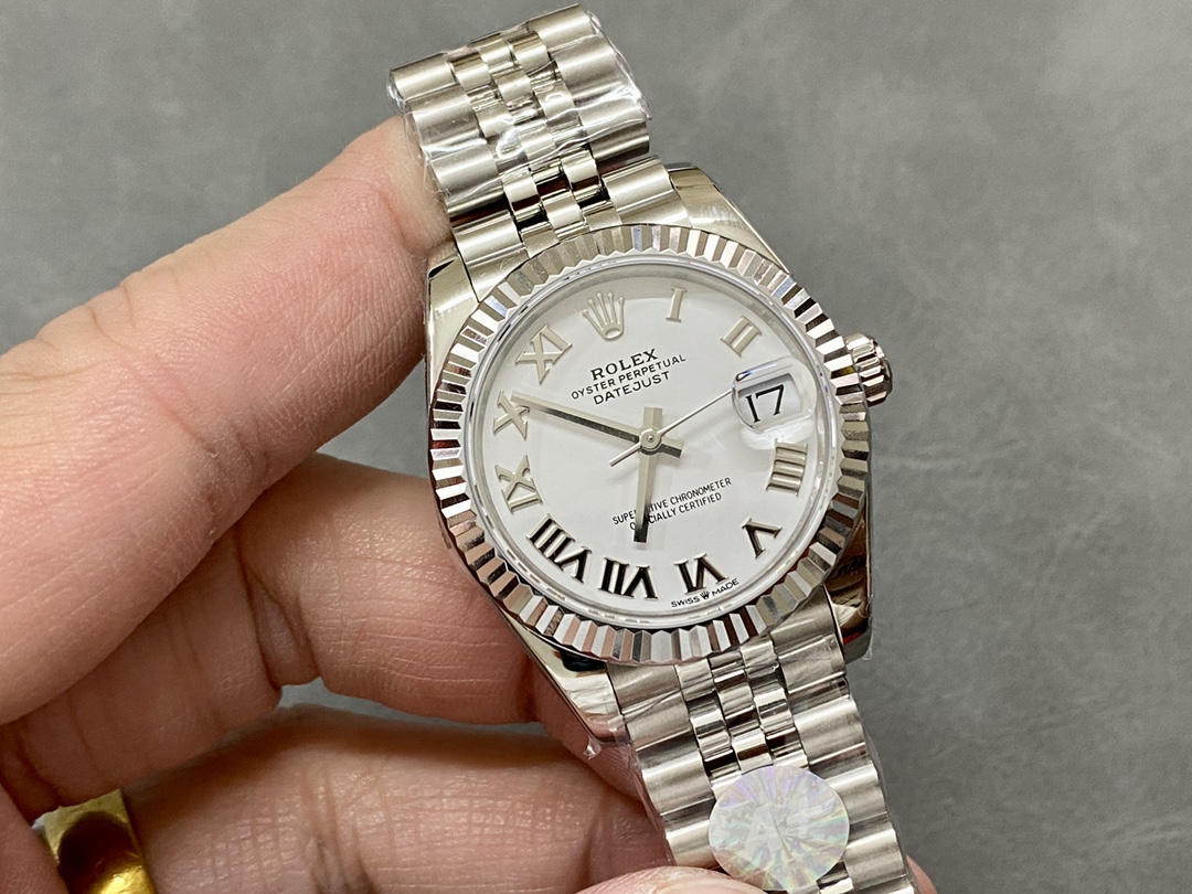 replique rolex Datejust with white dial and Jubilee bracelet