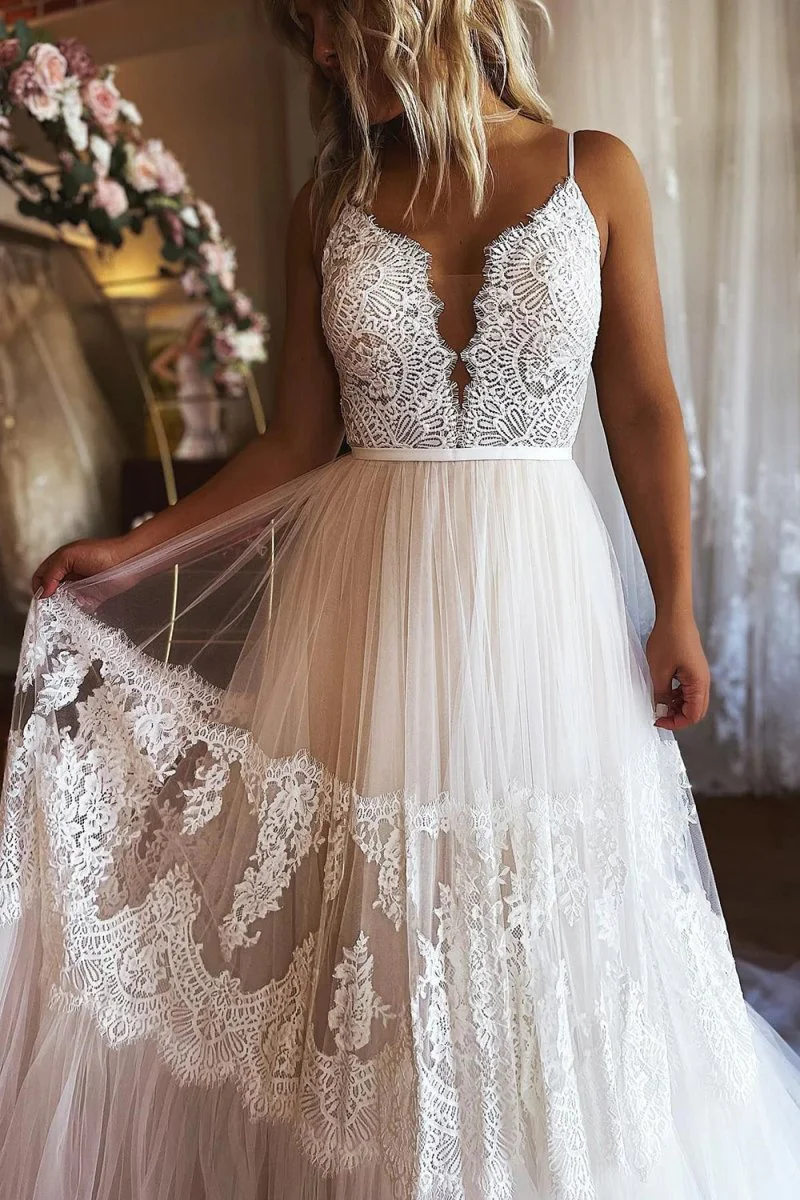 Ivory Boho A-Line Long Tulle Wedding Dress with Appliques