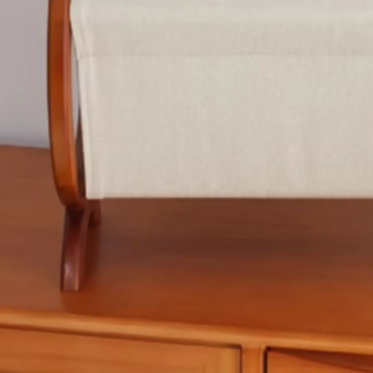 Traditional Narrow Traditional Circular Wooden Book Rack