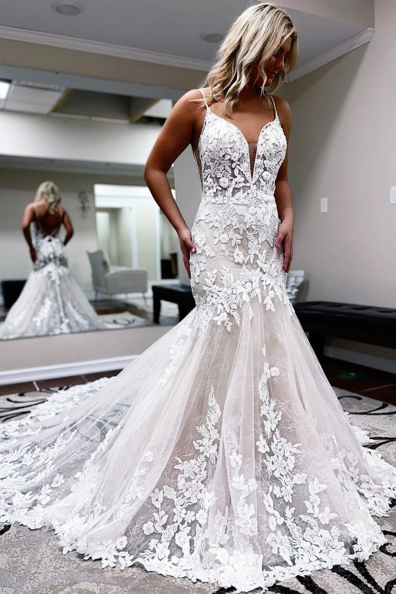 Ivory Lace Mermaid Backless Long Wedding Dress