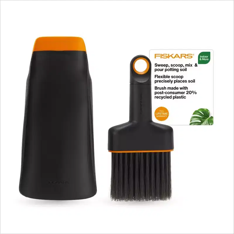 Fiskars 2pc Scoop and Brush Garden Tool Set Black
