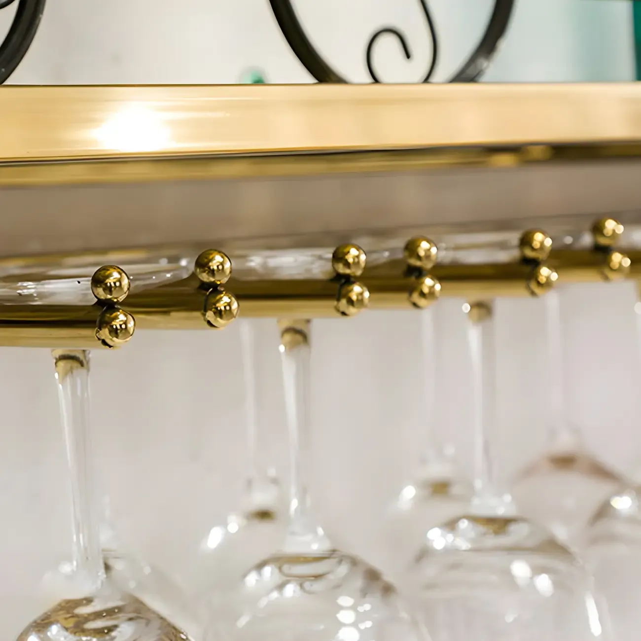 Luxury Metal Gold Wall-Mounted Open Wine Rack