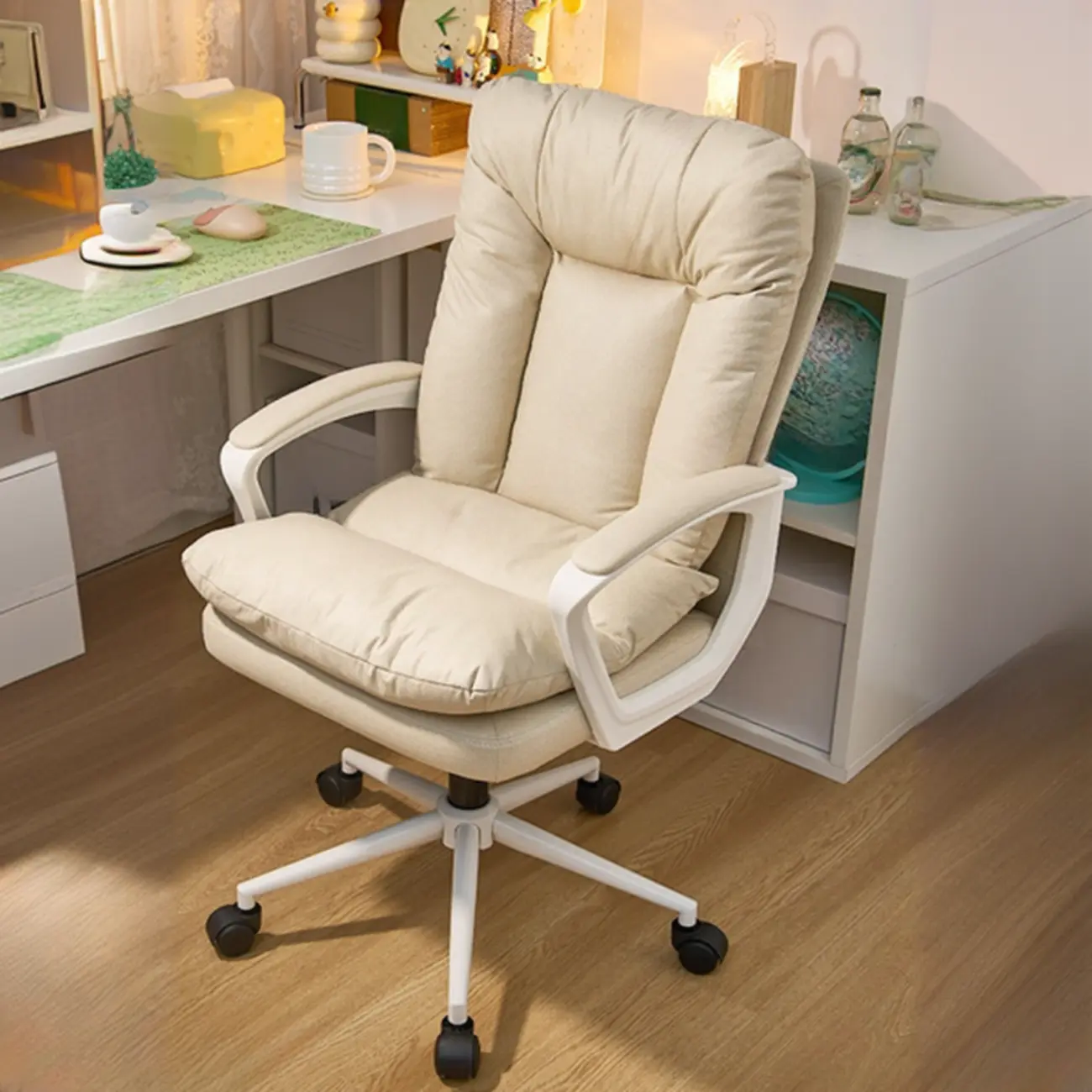 Trendy Cream Leather Padded Swivel Office Chair