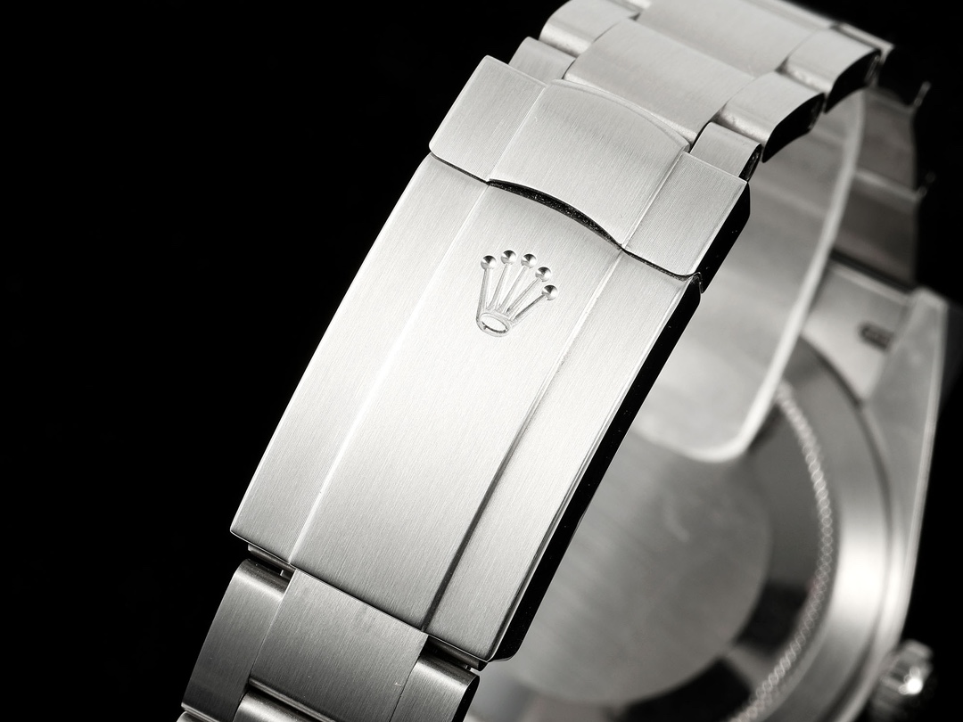 Rolex crown engraving on replica clasp