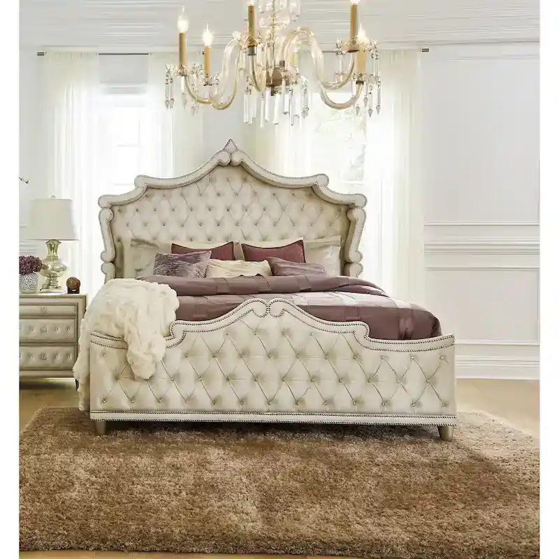 Justine Ivory and Camel Tufted 4-piece Bedroom Set