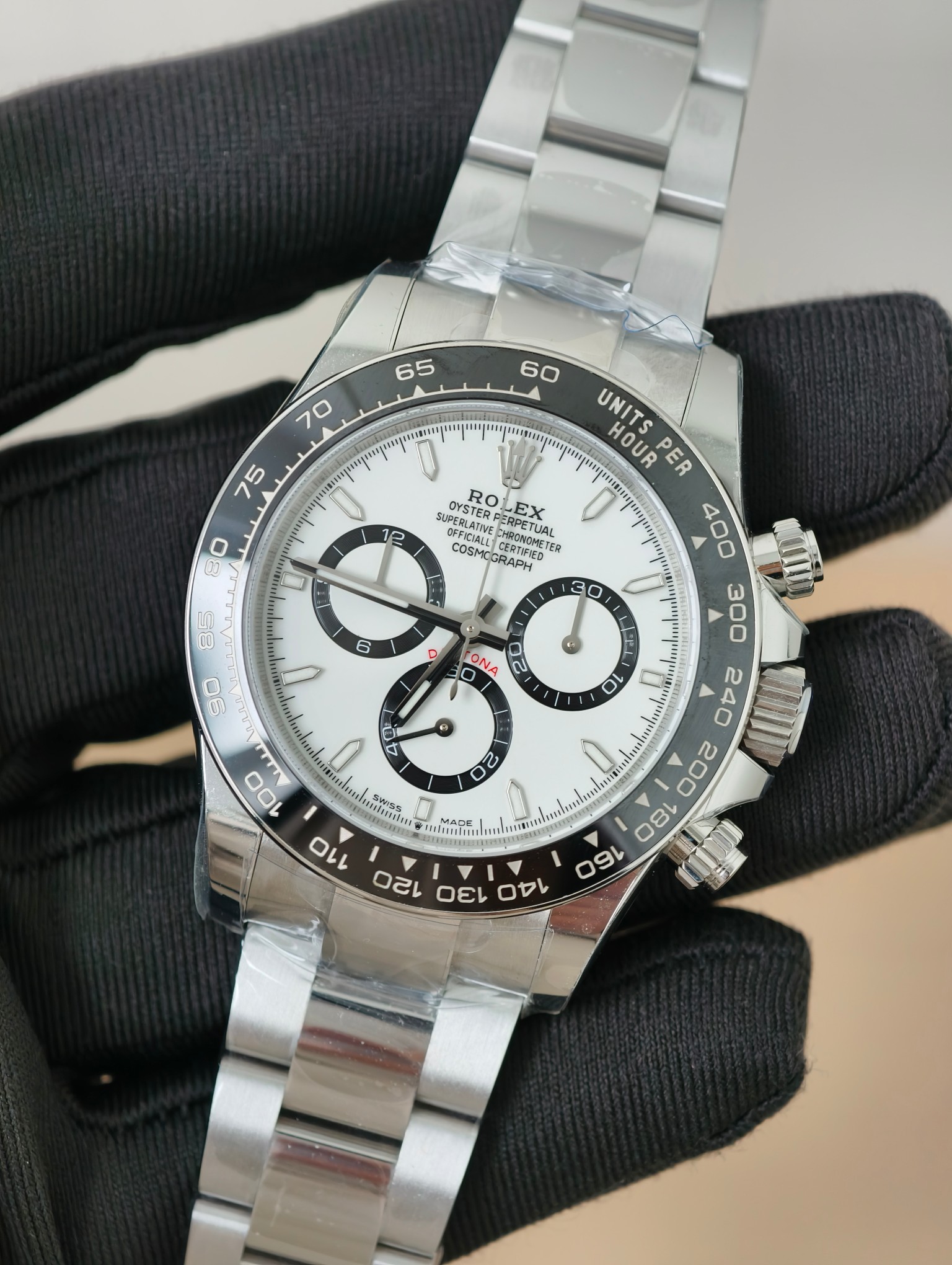 fake rolex daytona panda dial detail close up clean factory replica watch