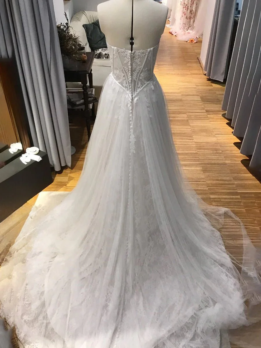 Charming A-Line Strapless Tulle Lace Wedding Dresses