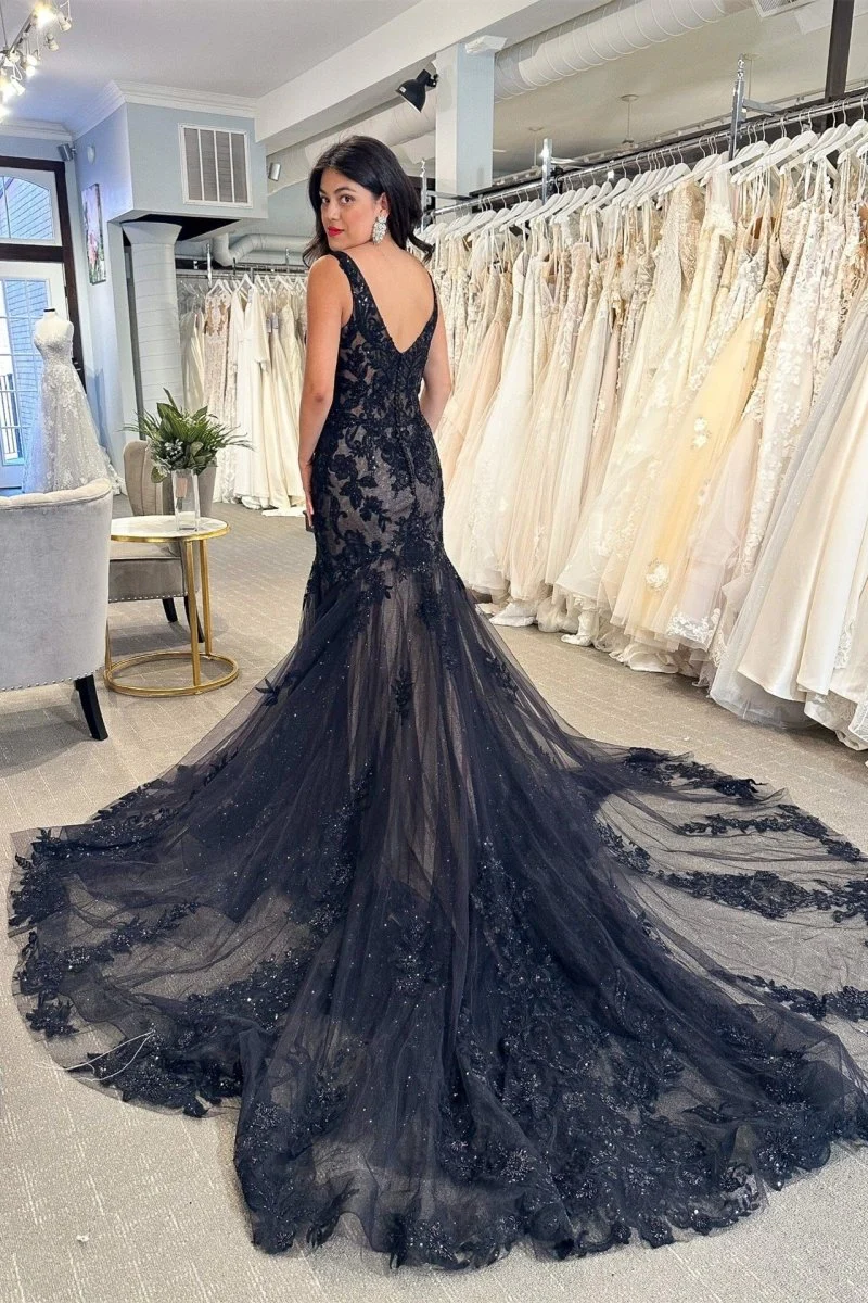 Black Tulle Appliques V-Neck Trumpet Long Wedding Dress